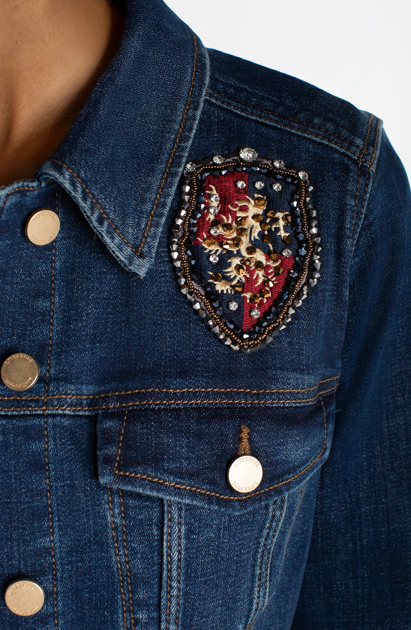 LUXE CLASSIC JEAN JACKET - Image 4