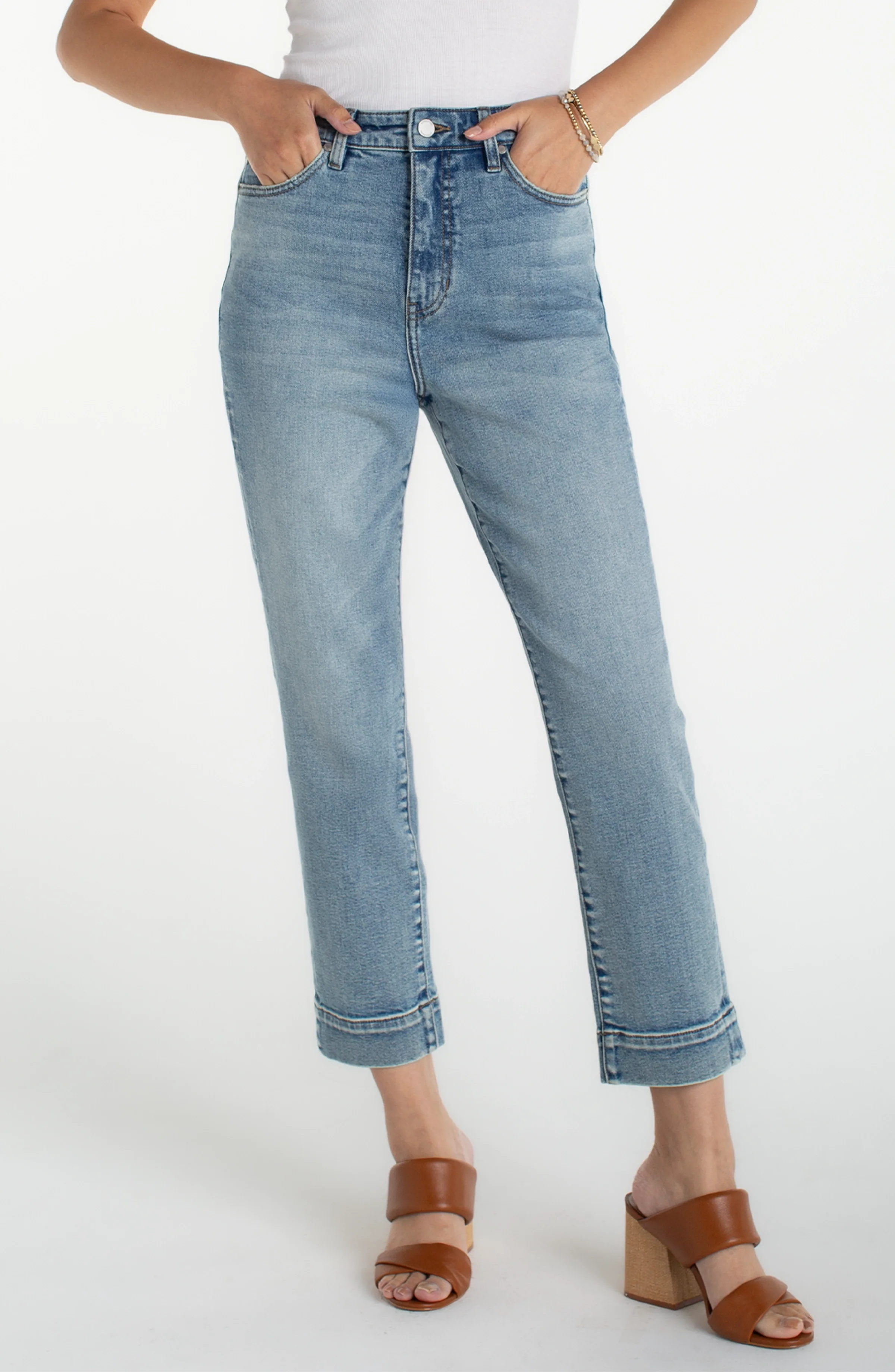 LIV RELAXED CROP SKINNY W/ WIDE HEM