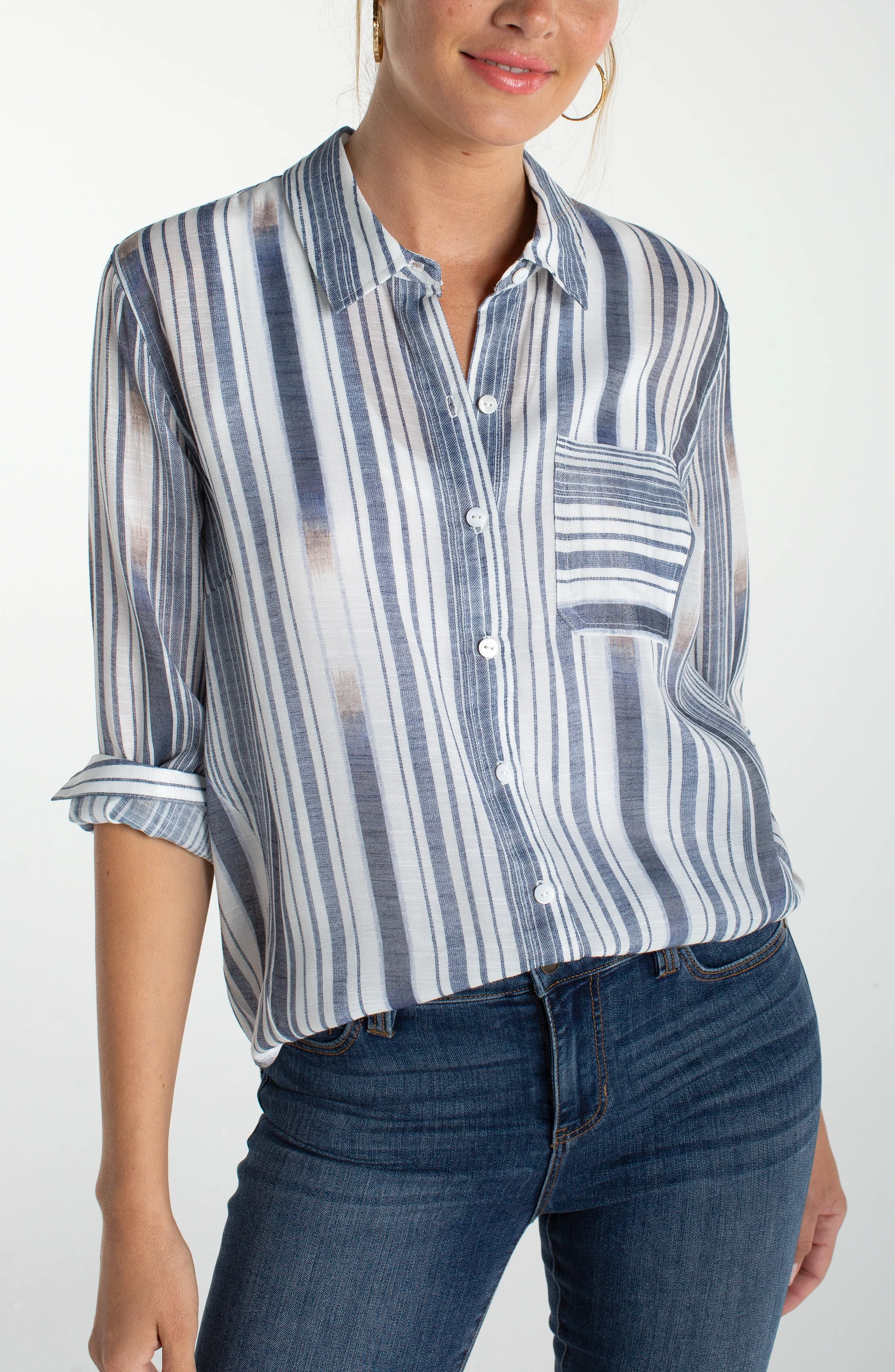 LONG SLEEVE BUTTON FRONT WOVEN SHIRT