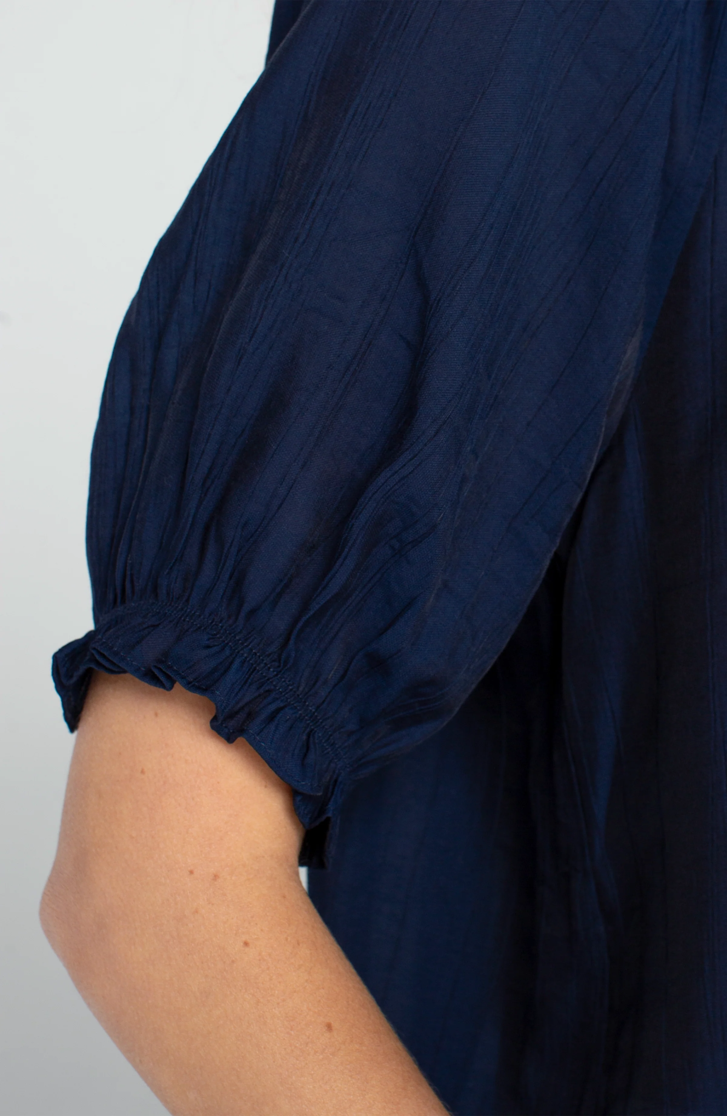 SHORT SLEEVE HALF PLACKET BLOUSE - Image 4