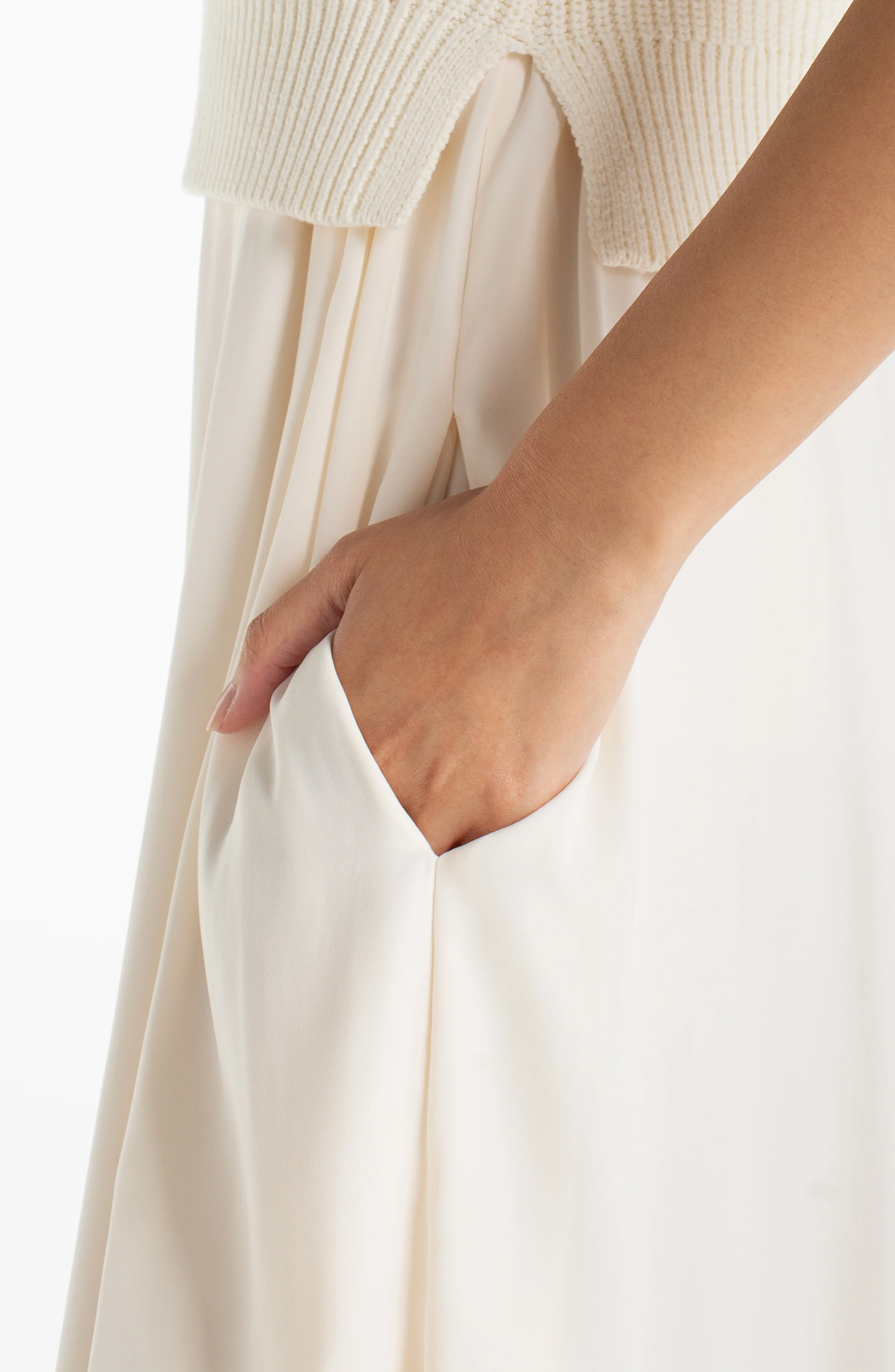 SLEEVELESS TIE BACK SWEATER WOVEN DRESS - Image 4